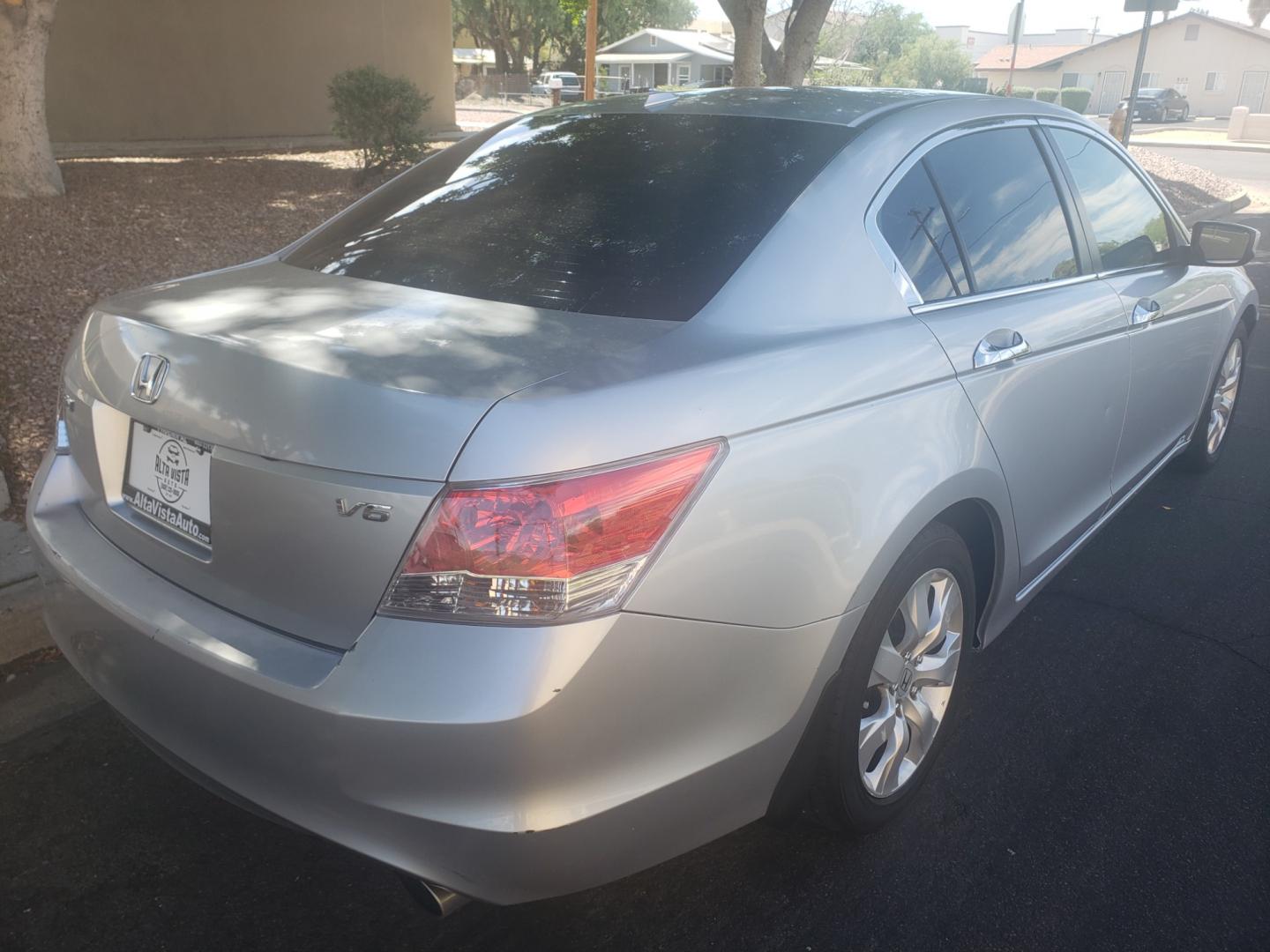 2009 Honda Accord ex-l (1HGCP36849A) with an 3.5L V6 DOHC 24V engine, 6-Speed Automatic transmission, located at 323 E Dunlap Ave., Phoenix, AZ, 85020, (602) 331-9000, 33.567677, -112.069000 - 2009 Honda Accord EX-L,.......EXCELLENT condition, A Real Must See!!.... No accidents, Power everything, Stereo/cd player, Phone sync, Bluetooth, Satellite compatible, Ice cold ac, Clean Black and Gray interior with Gray leather seats in near perfect condition, power windows, power door locks, Gorge - Photo#3